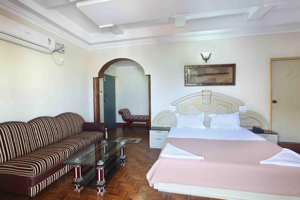 Hotel Chithra Канякумари Екстериор снимка